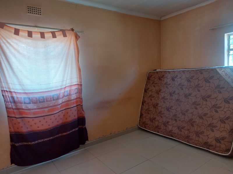 3 BEDROOM HOUSE WITH 1 BEDROOM FLATLET FOR SALE AT EAST END, RUSTENBURG - Photo 8