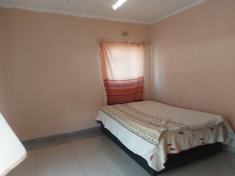 3 BEDROOM HOUSE WITH 1 BEDROOM FLATLET FOR SALE AT EAST END, RUSTENBURG - Photo 6
