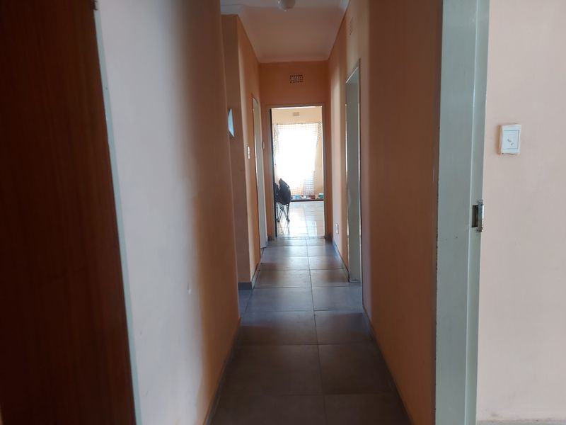 3 BEDROOM HOUSE WITH 1 BEDROOM FLATLET FOR SALE AT EAST END, RUSTENBURG - Photo 10