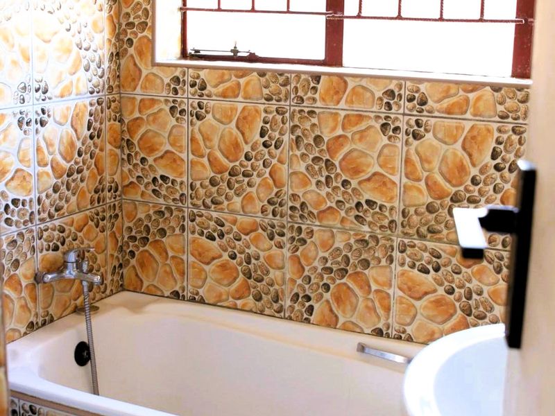 Spacious 3-Bedroom Home for Sale in Phillip Nel Park – Great Investment Potential - Photo 6