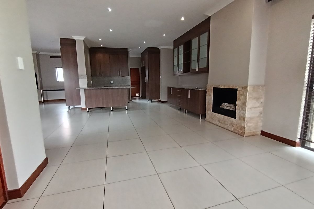 Upmarket three bedroom home In a safe secure complex - Photo 2