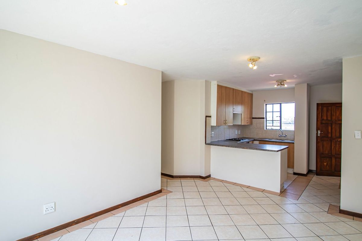 Beautifully designed 1st Floor Apartment - Photo 3
