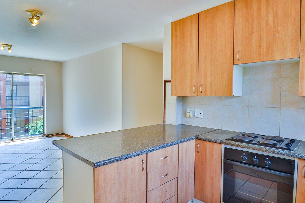 Beautifully designed 1st Floor Apartment - Photo 2