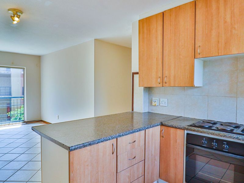 Beautifully designed 1st Floor Apartment - Photo 2