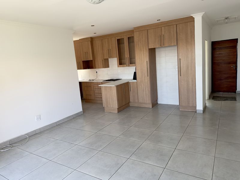 Brand New Modern Family Home with Double Garage. - Photo 3