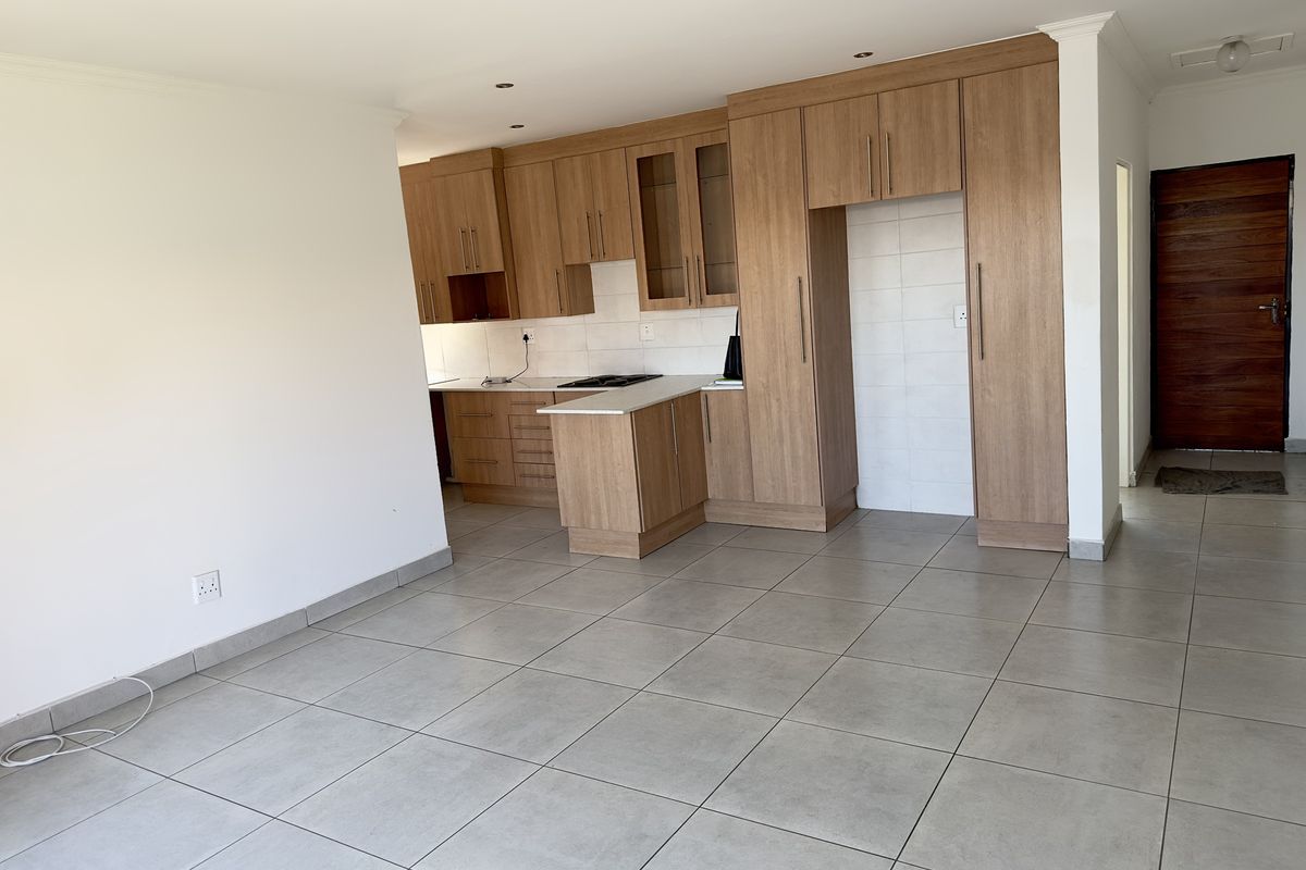 Brand New Modern Family Home with Double Garage. - Photo 3