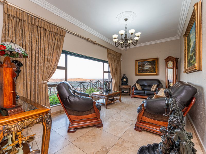 EXCLUSIVE LUXURY FAMILY HOME WITH FLATLET – NOORDKRUIN - Photo 8