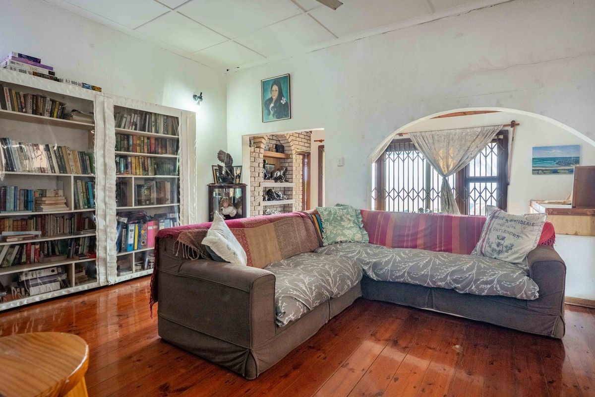 Dual Home Coastal Retreat with Uninterrupted Sea Views - Photo 5