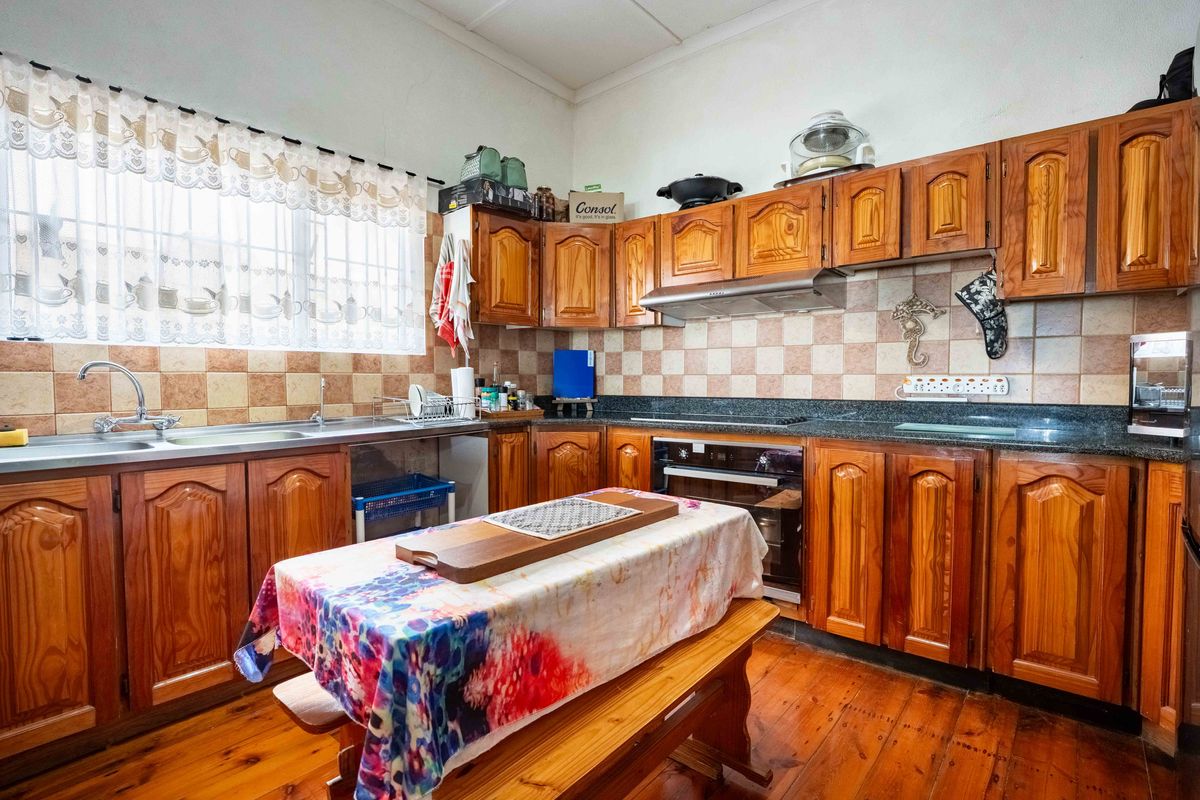 Dual Home Coastal Retreat with Uninterrupted Sea Views - Photo 3