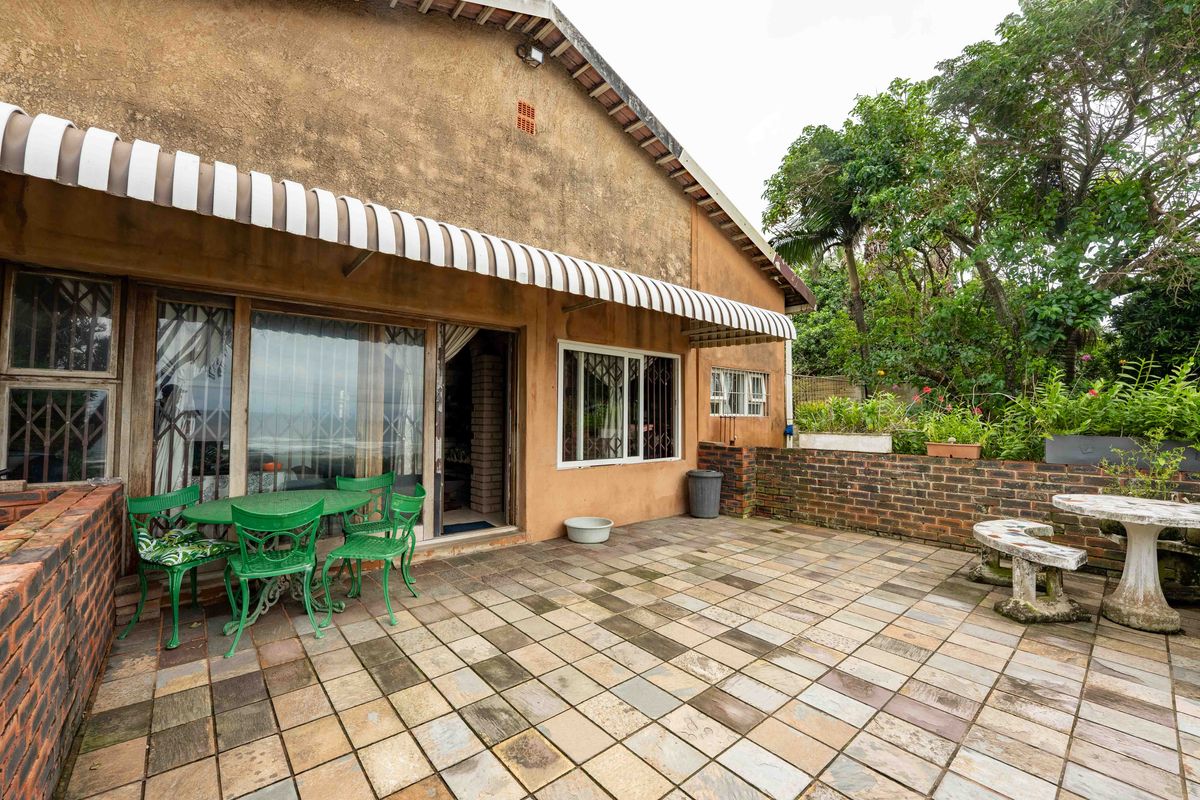 Dual Home Coastal Retreat with Uninterrupted Sea Views - Photo 2