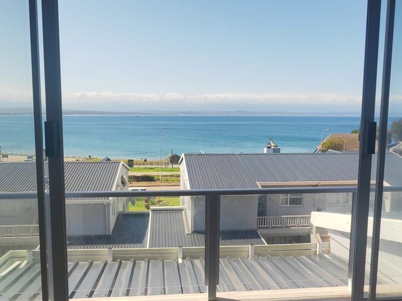 Ocean Views & Easy Living. Your Fully Furnished Dream Awaits! - Photo 2