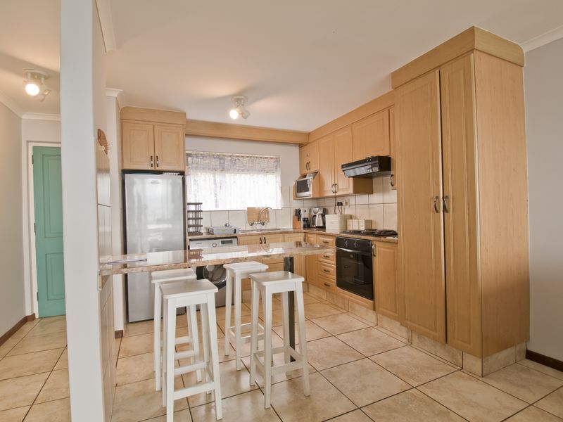 Ocean Views & Easy Living. Your Fully Furnished Dream Awaits! - Photo 10