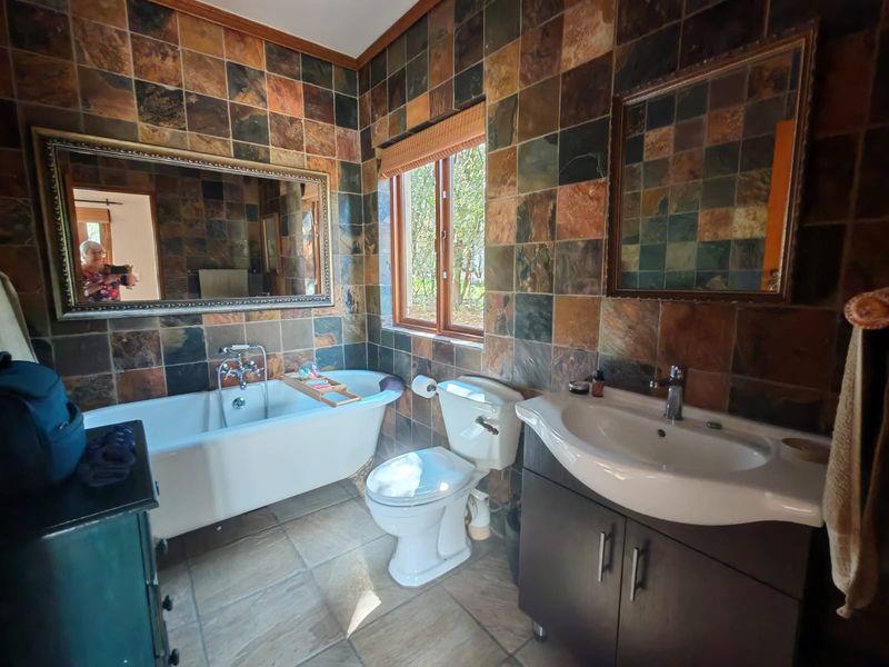 4 Bedroom House for Sale in Boschenvaal River Front Lodges - Photo 9