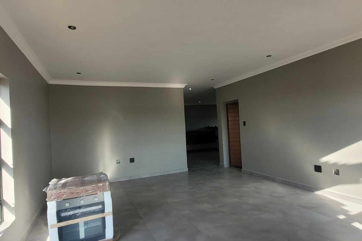 Brand new treasure! - Photo 5