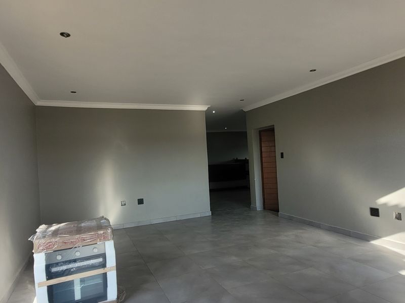 Brand new treasure! - Photo 5