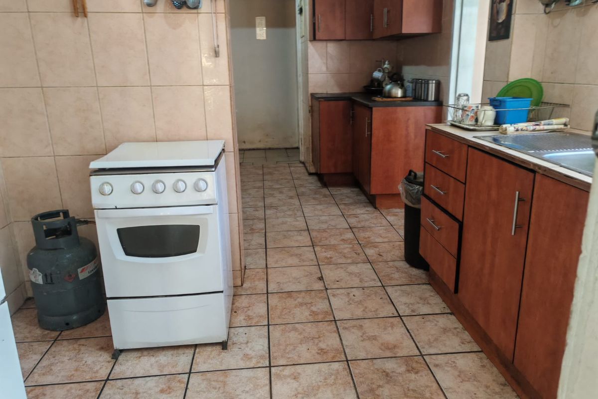 4 Bedroom House for Sale in Sasolburg - Photo 3