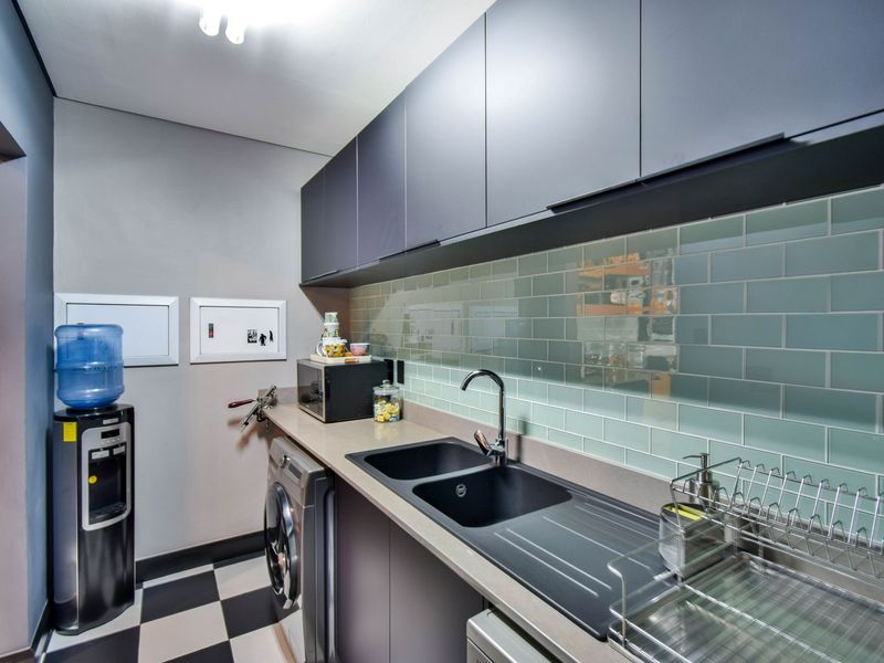 Luxurious Penthouse Living | Lock-Up-and-Go Convenience - Photo 8