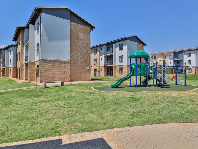 Brand New! Upmarket two bedroom apartments - Photo 10