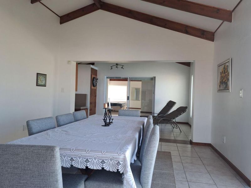 Seaside retreat in Betty's Bay,  Route Whale Coast , South Africa. - Photo 9