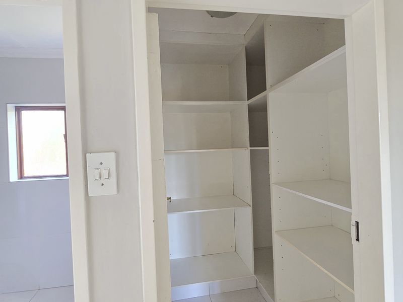 Elegant 4-Bedroom Home in Secure, Picturesque Estate Living - Photo 8