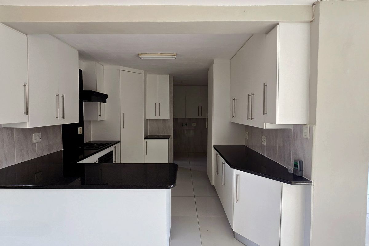 Elegant 4-Bedroom Home in Secure, Picturesque Estate Living - Photo 3