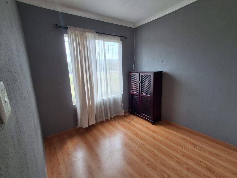 Stop Renting and Start Living! Your Perfect Move-In-Ready Home is Here. - Photo 9