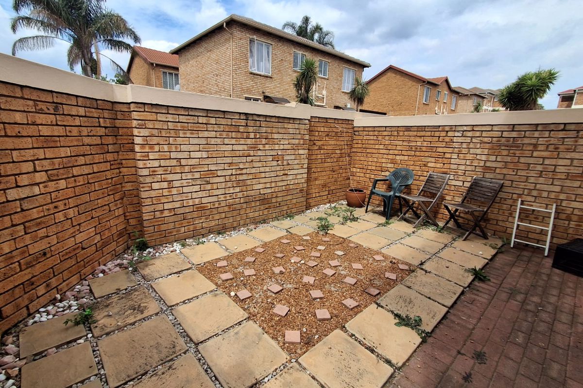 Stop Renting and Start Living! Your Perfect Move-In-Ready Home is Here. - Photo 2