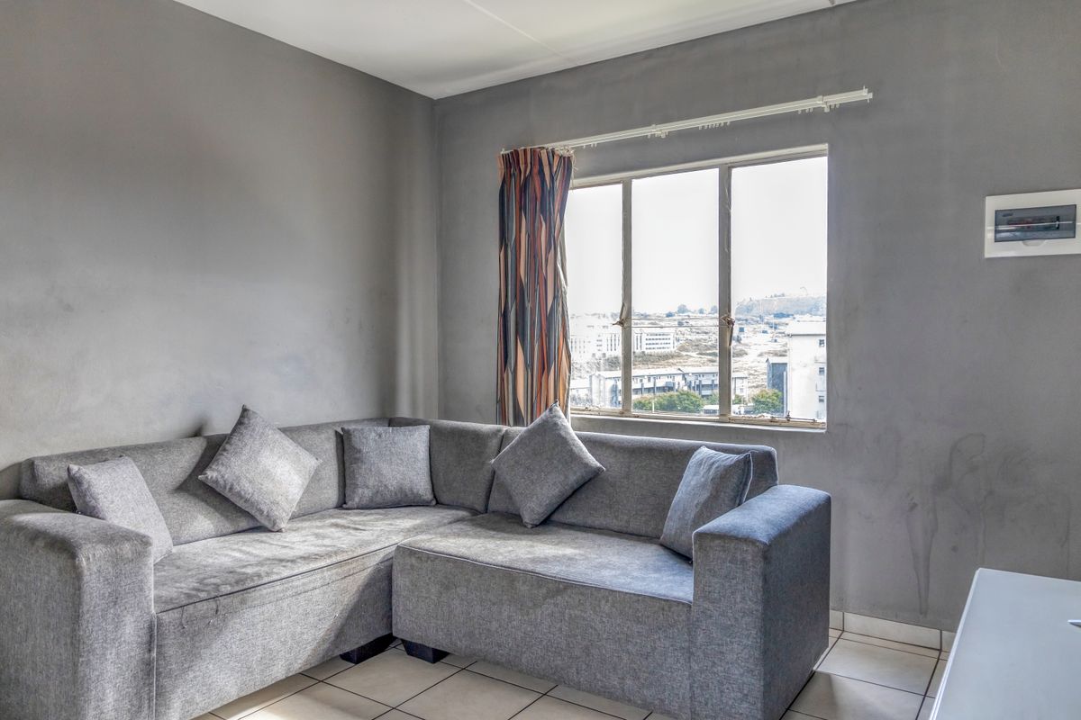 Modern Comfort Awaits You at Malacite Crest, Fleurhof! - Photo 5