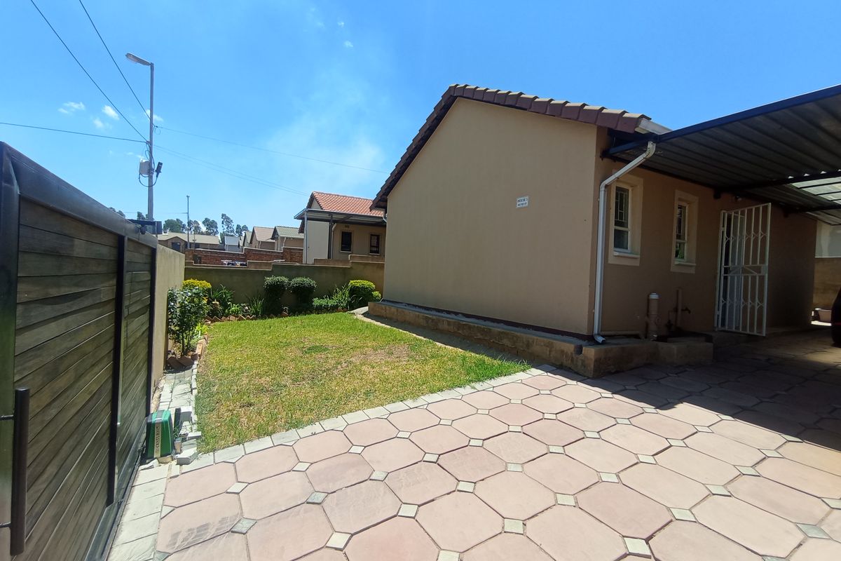 Secure Estate-Style Living | 3-Bedroom Home in Witpoortjie - Photo 2