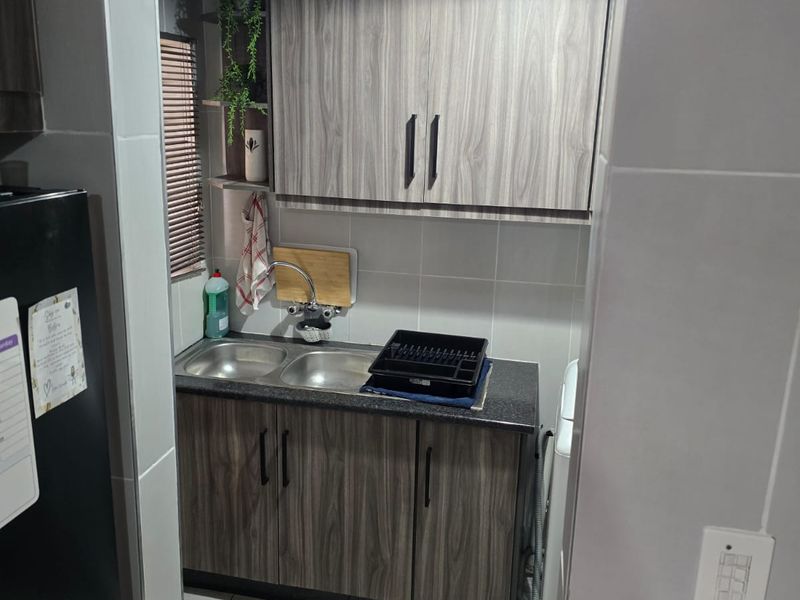 SPARKLING GEM - STUNNING THREE BEDROOM FAMILY TOWN HOUSE FOR SALE IN HELIKONPARK - Full Title - Photo 7