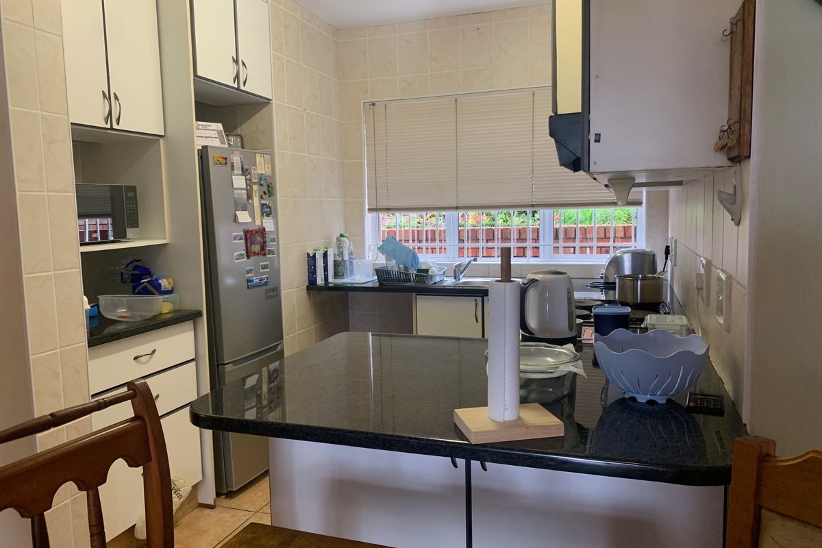 Two Bedroom Unit at Bethany Gardens - Photo 5