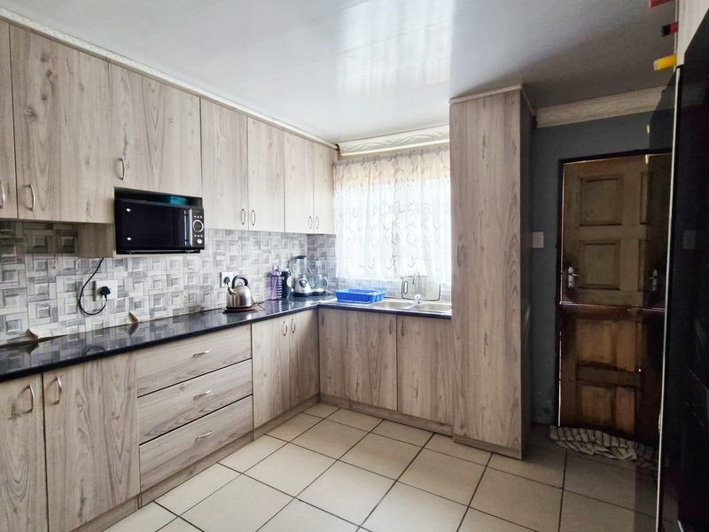 Freehold For Sale In Secunda - Photo 9