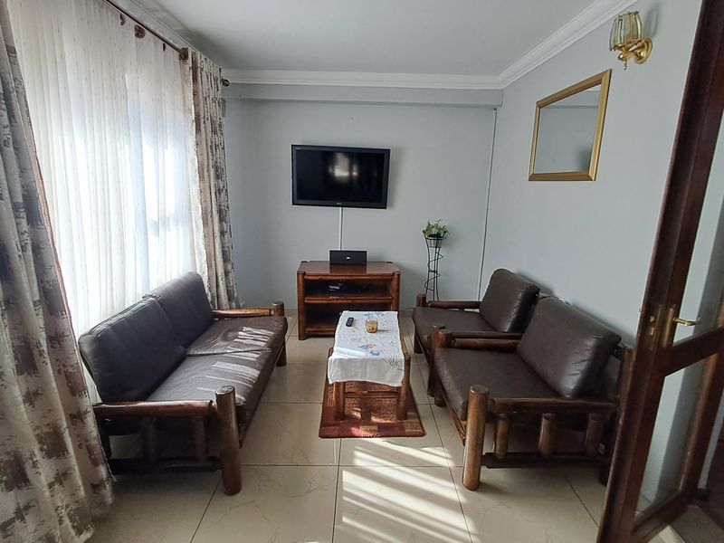 Elegant Double-Story Home Offering Space, Comfort & Style - Photo 10