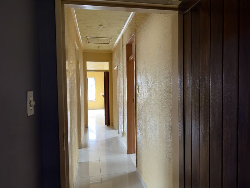 Spacious 3-Bedroom Home with Modern Security. - Photo 6