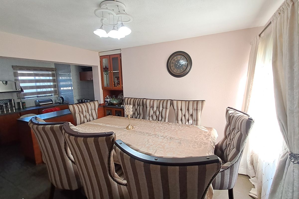 Step Up to Exceptional – Double-Story Luxury in Every Detail - Photo 4