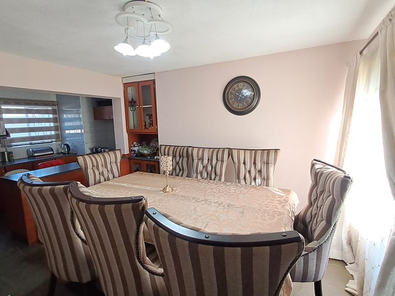 Step Up to Exceptional – Double-Story Luxury in Every Detail - Photo 4