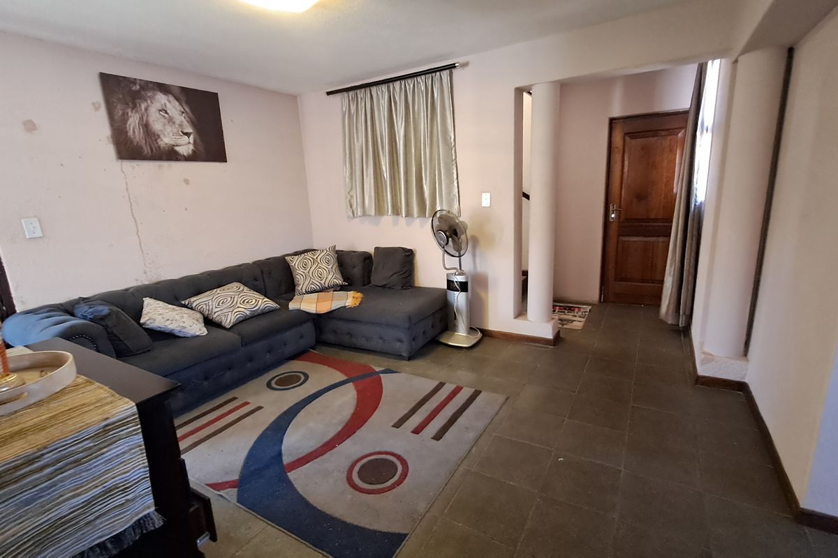 Step Up to Exceptional – Double-Story Luxury in Every Detail - Photo 5