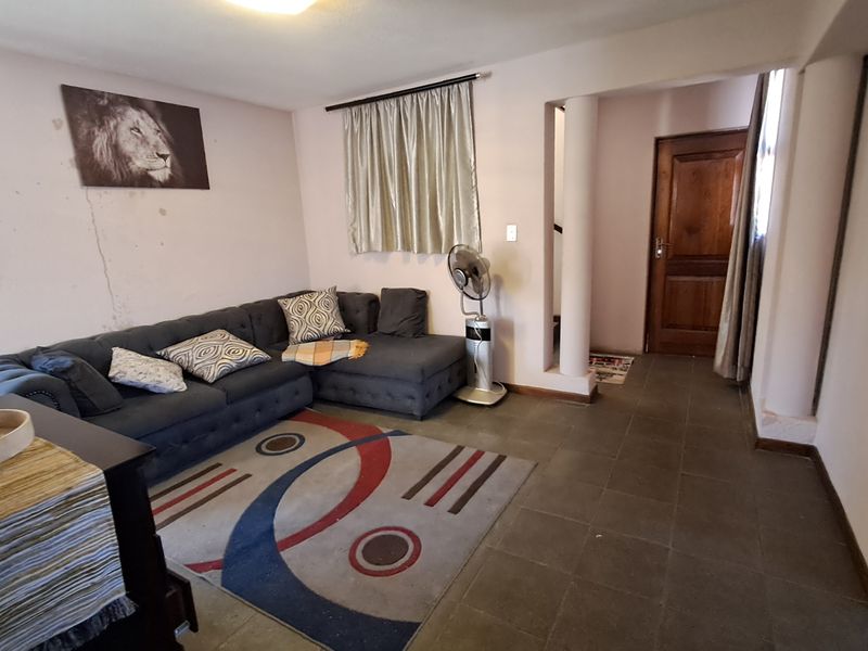 Step Up to Exceptional – Double-Story Luxury in Every Detail - Photo 5