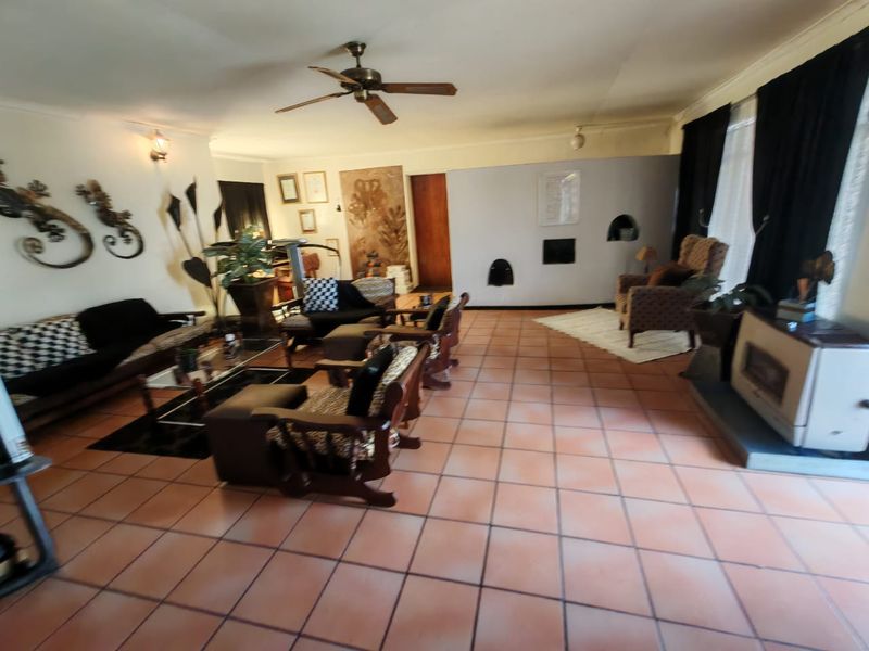 3 Bedroom House for Sale in Sasolburg Ext 11 - Photo 7