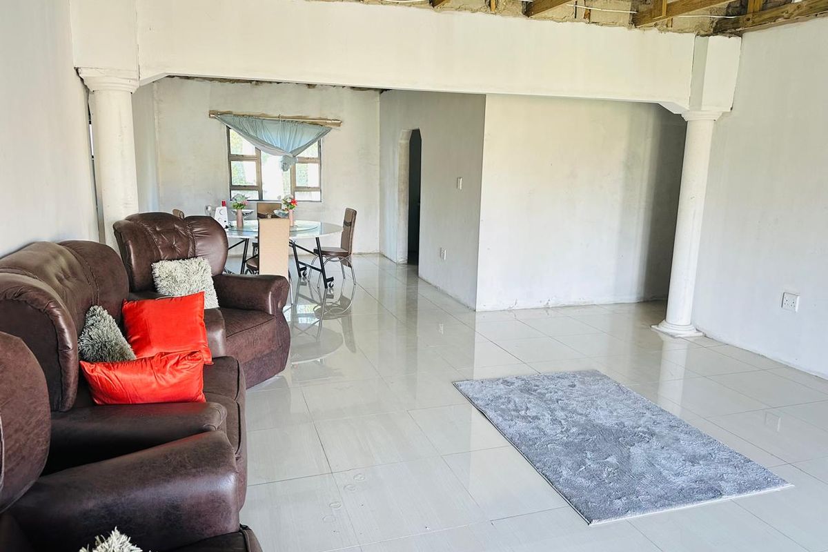 Modern 3 Bedroom Home With Spacious Yard - Photo 3
