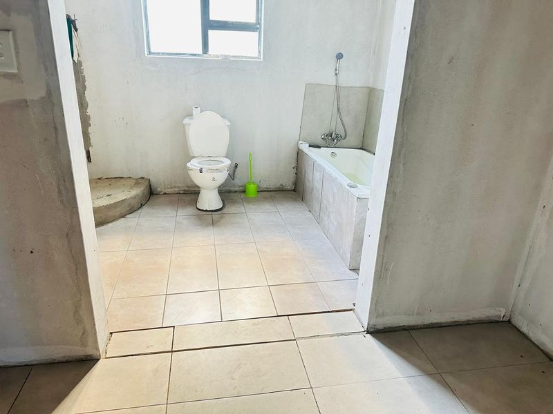 Modern 3 Bedroom Home With Spacious Yard - Photo 10