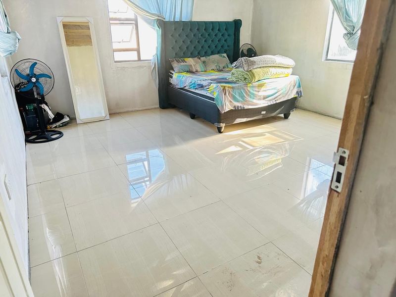 Modern 3 Bedroom Home With Spacious Yard - Photo 7