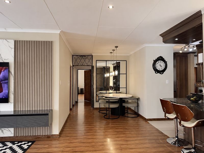 Modern Secunda Residence in Sought-After Neighbourhood. - Photo 5