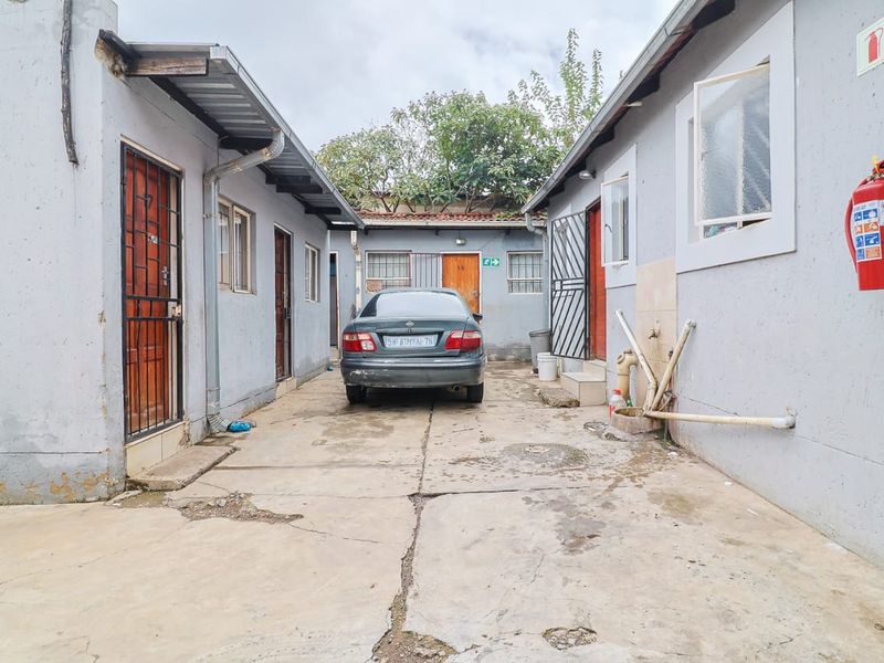 13 bedroom property for sale in Denver. - Photo 2