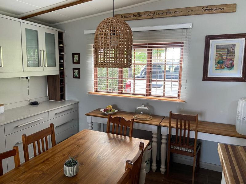 Living in the Peace of the Country - Photo 9