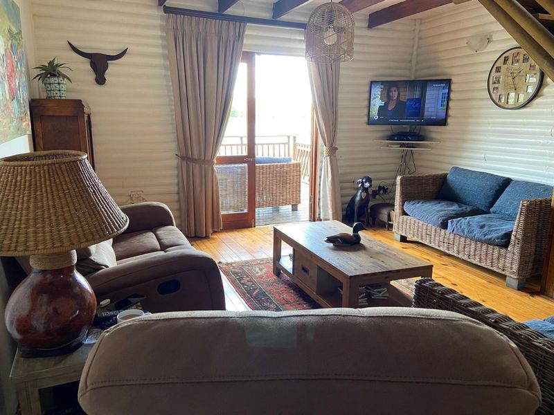 Living in the Peace of the Country - Photo 7