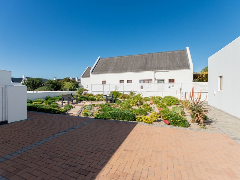 Family Home in Dwarskersbos – Just a Stone's Throw from the Beach - Photo 5