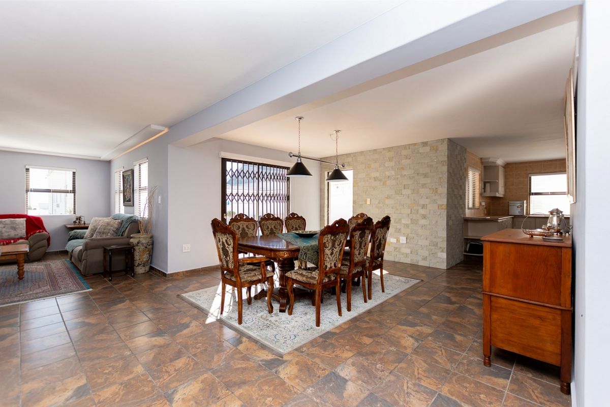 Family Home in Dwarskersbos – Just a Stone's Throw from the Beach - Photo 3