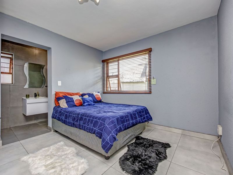 A MODERN 2 BEDROOM TOWNHOUSE!! - Photo 6