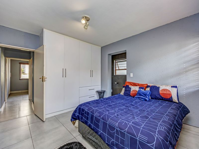 A MODERN 2 BEDROOM TOWNHOUSE!! - Photo 5